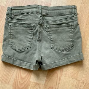 H&M: Girls size 8-9yrs green twill shorts.